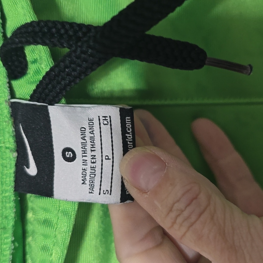 Nike. Mens Green, blue and white shorts. Size S. They have a tie inside. - Picture 4 of 5
